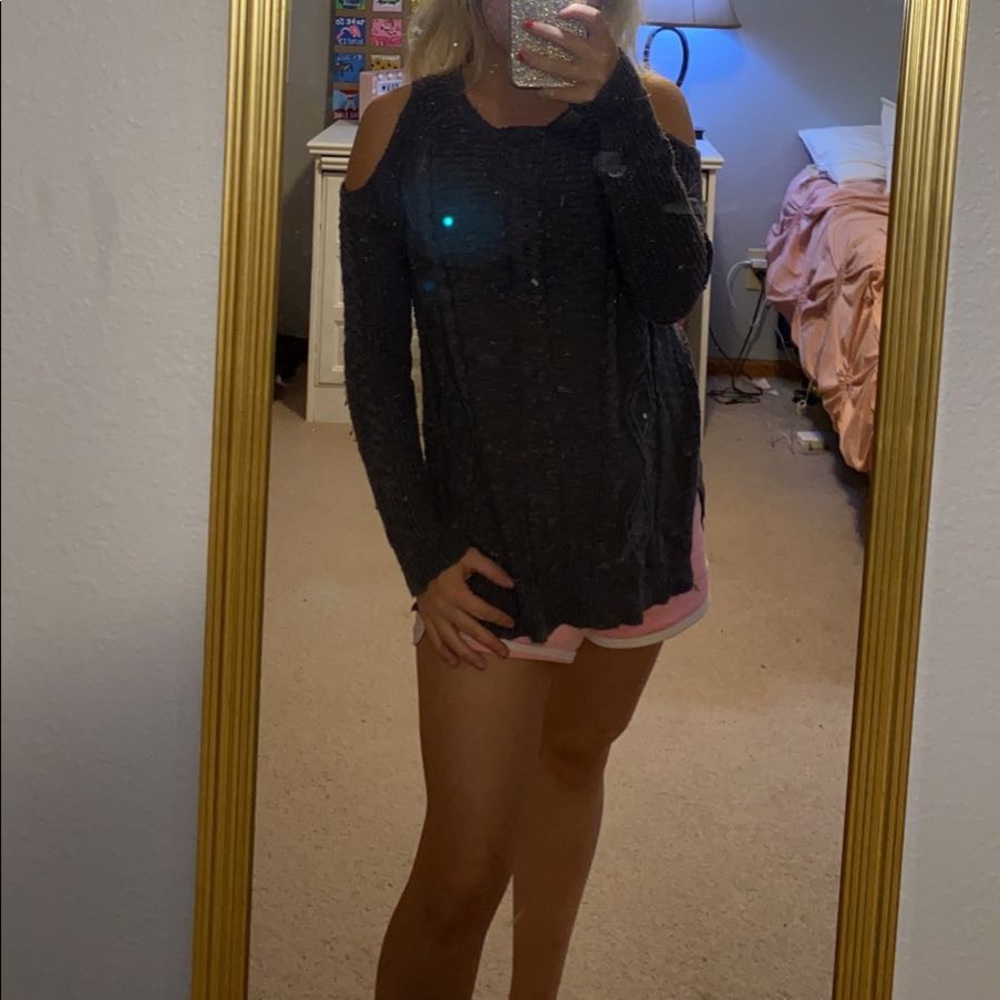 Grey sweater cold shoulder